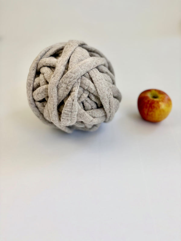 Chunky Felted Roving in Natural Silver 21m