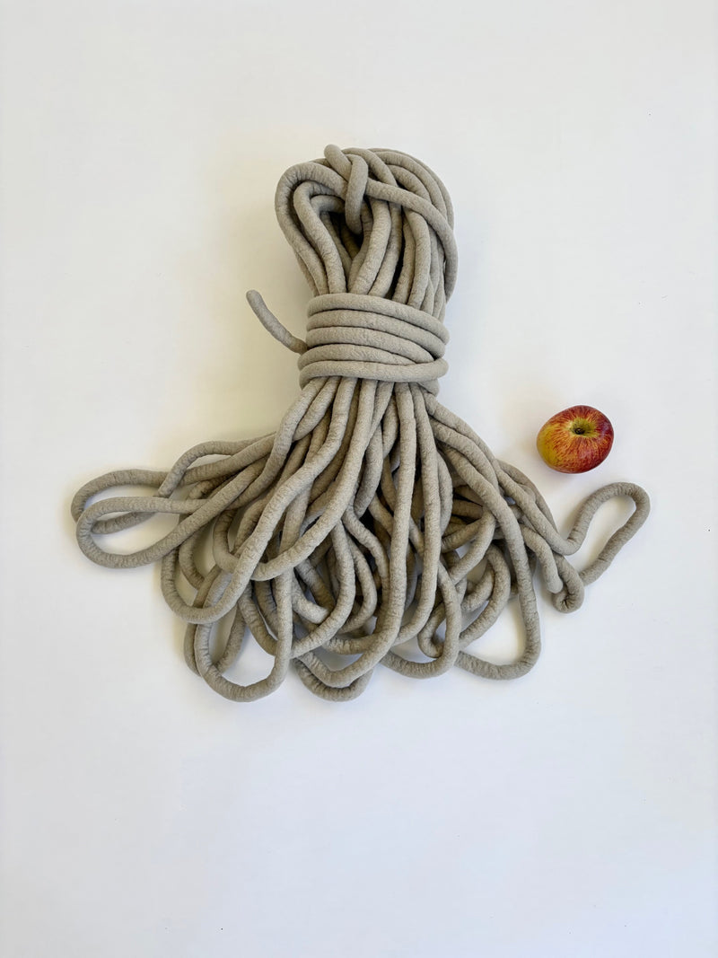 K1S1 Extreme Knitting Yarn Bundle in Fawn 33m