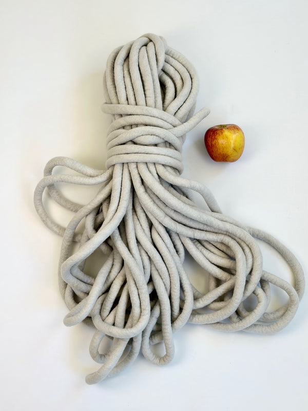 K1S1 Extreme Knitting Yarn in Putty 33m