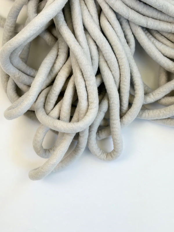 K1S1 Extreme Knitting Yarn in Putty 33m